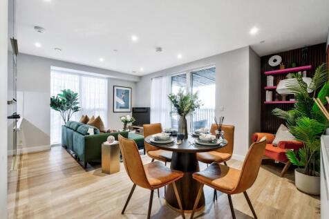 1 2-bed Royal Albert Wharf-12